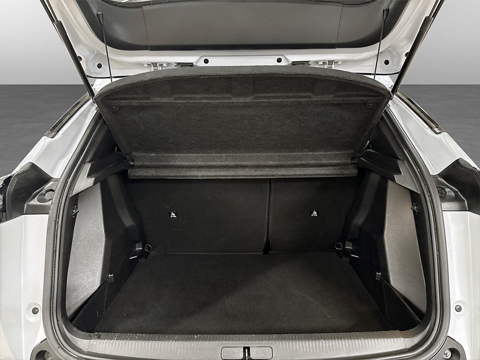 Bild på Peugeot 2008 Allure 1.2 PT 130hk Aut B-KAMERA CARPLAY