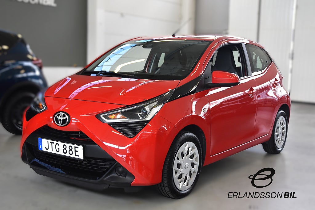 Toyota Aygo 5-dörrar 1.0 VVT-i X-PLAY CARPLAY NYSERVAD BACKKAMERA