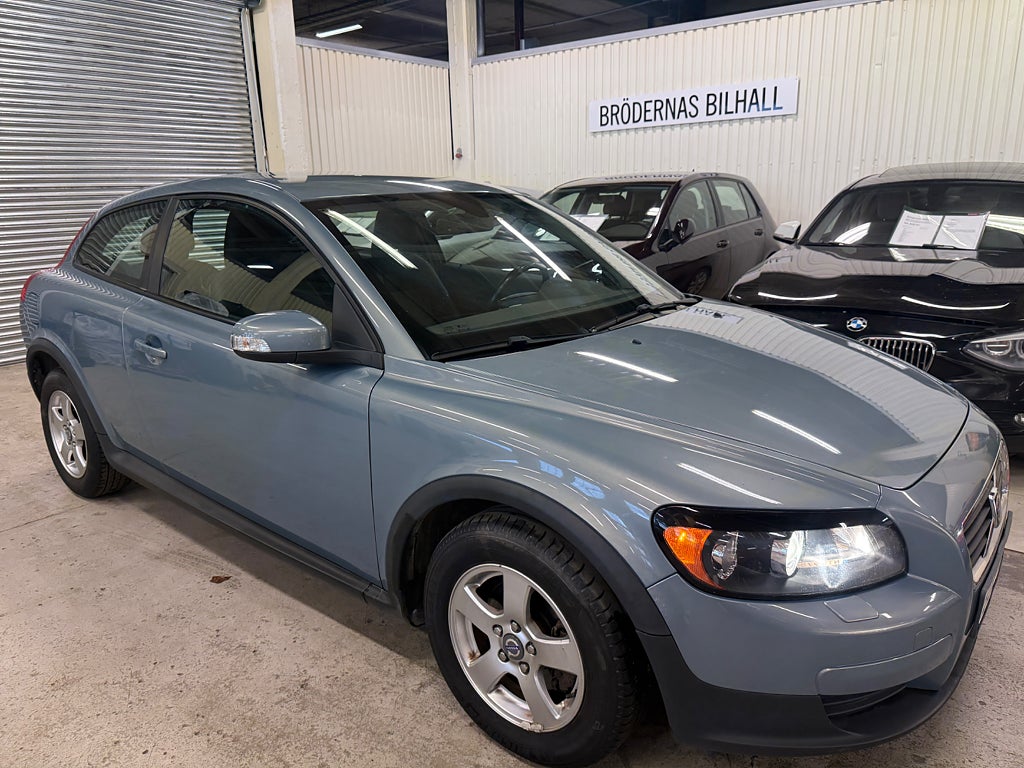 Volvo C30 1.8F Kinetic/ Motorvärmare/ Nyservad