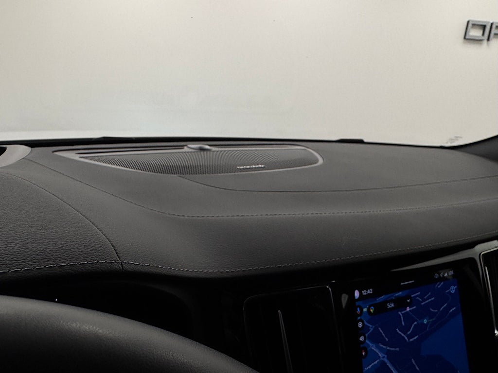 Volvo V60 T6 Plug-In Hybrid AWD Ultra Dark Pano H&K MOMS Fullutr bild 13