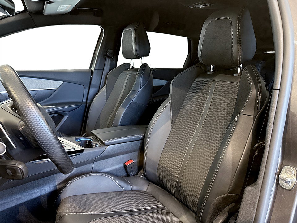 Bild på Peugeot 5008 GT 1.2 PT 130hk Aut 7-SITS B-KAMERA CARPLAY