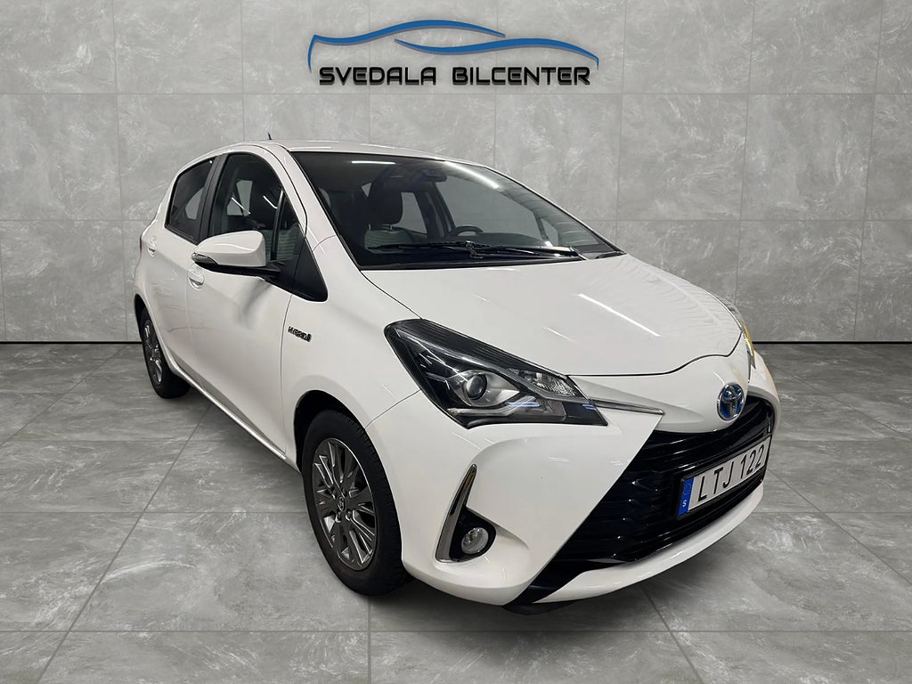 Toyota Yaris Hybrid e-CVT Active Euro 6 | Kamera | S&V hjul