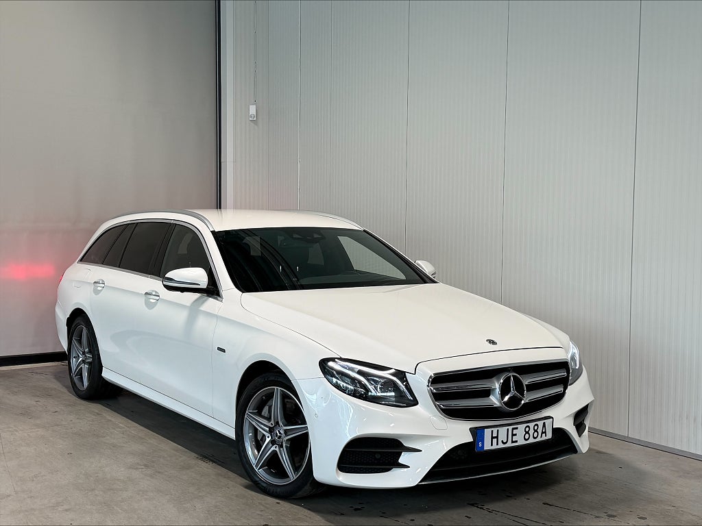 Mercedes-Benz E 300de AMG / Designo Widescreen Elstolar Burm/ Värmare