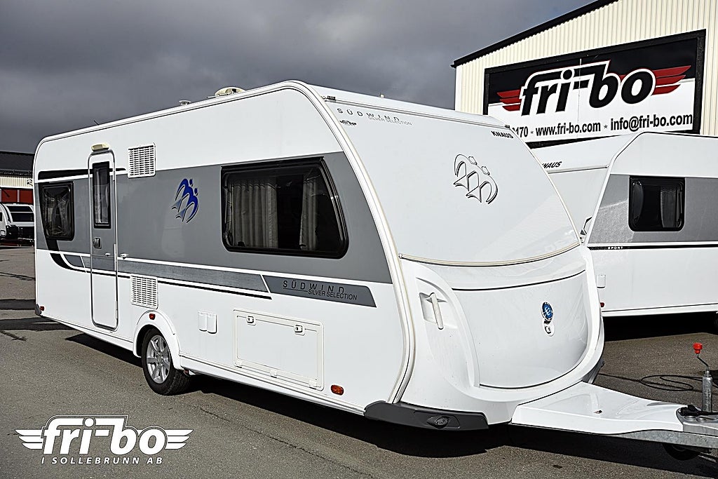 Knaus 580 EU Sudwind Silver Selection, Långbäddar
