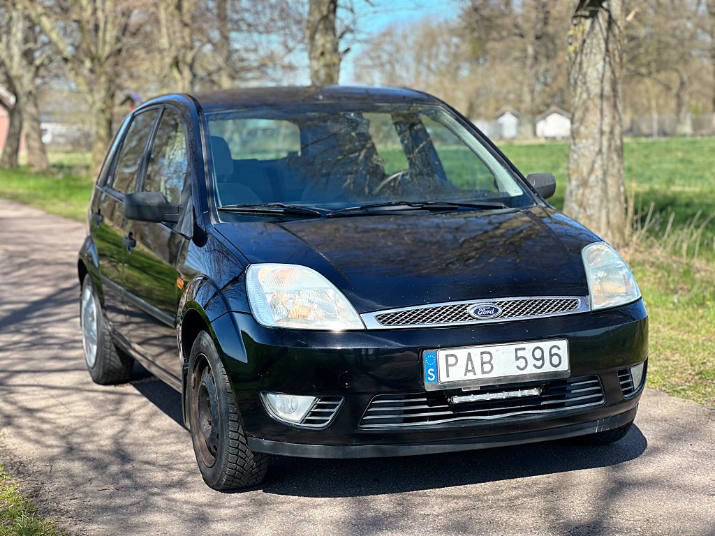 Ford Fiesta 5-dörrar 1.4 Euro 4 Svensksåld, Går kanon bra M/V. 