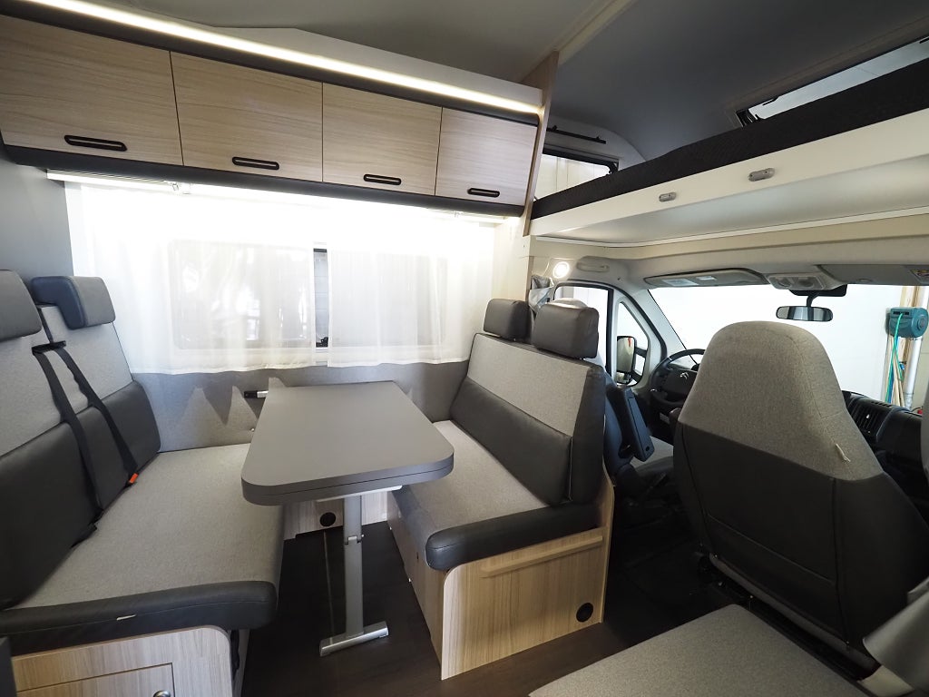 Sun Living A 75 DP AC Markis 3500kg 2023