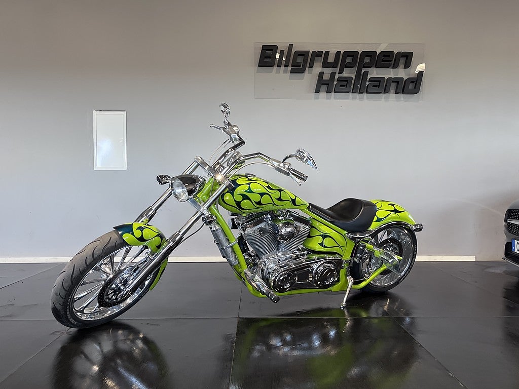 Big Dog Mastiff S&S 117 Ci Chopper Motivlack Vance & Hines 300 Bakdäck 