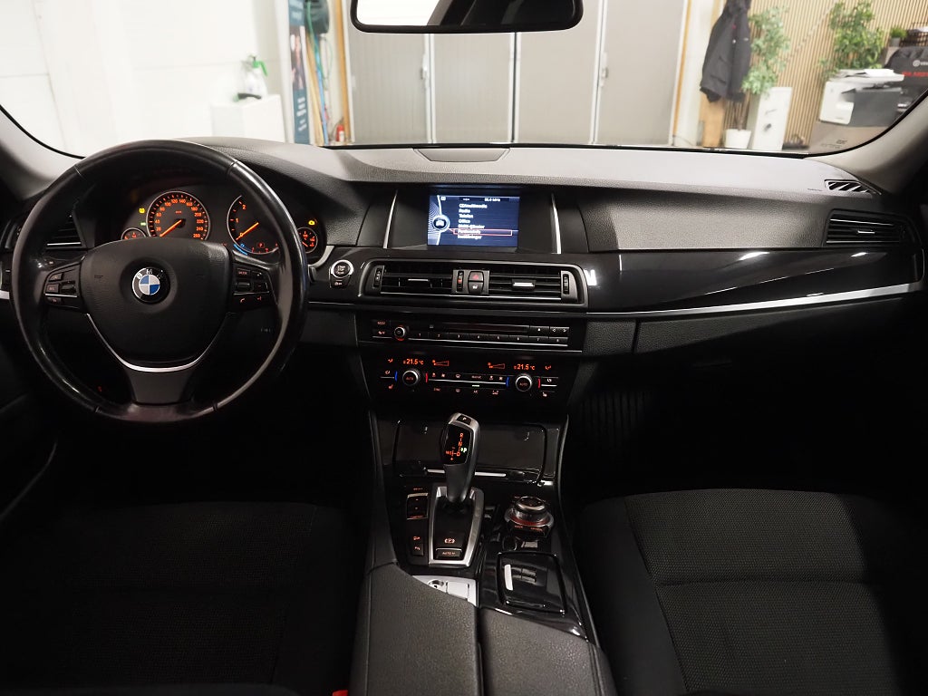 BMW 520d xDrive 184hk Sedan Automat P-Sensorer HiFi 2014