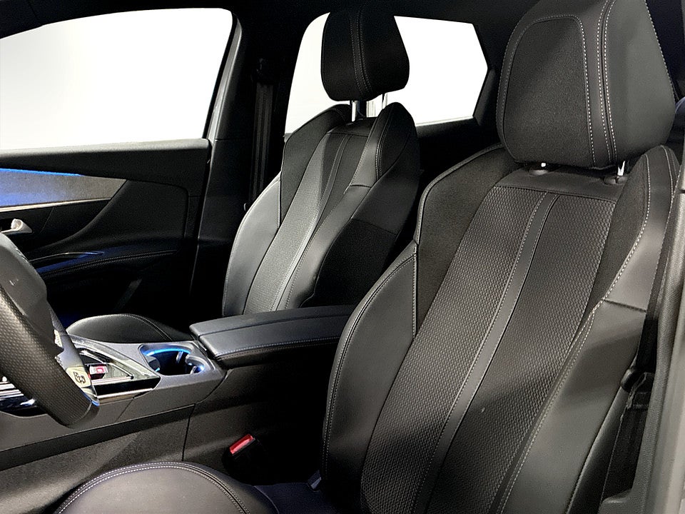 Bild på Peugeot 3008 GT 1.2 PT 130hk B-KAMERA CARPLAY