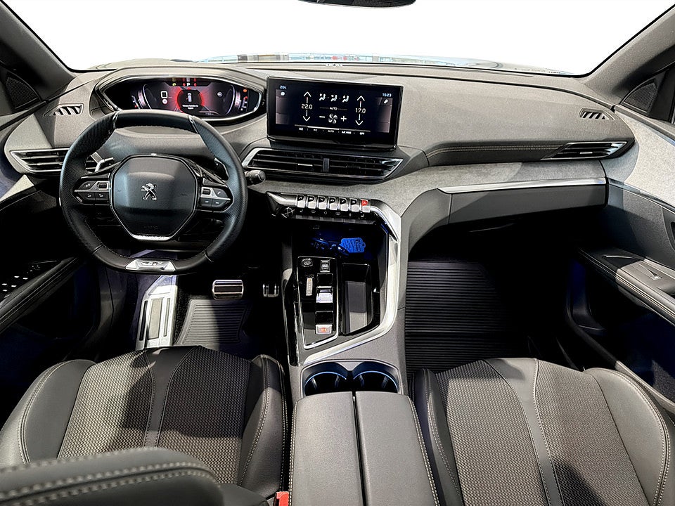 Bild på Peugeot 5008 GT 1.2 PT 130hk Aut 7-SITS B-KAMERA CARPLAY
