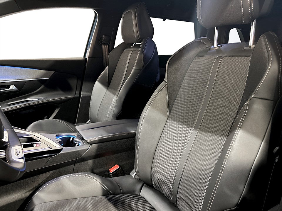 Bild på Peugeot 5008 GT 1.2 PT 130hk Aut 7-SITS B-KAMERA