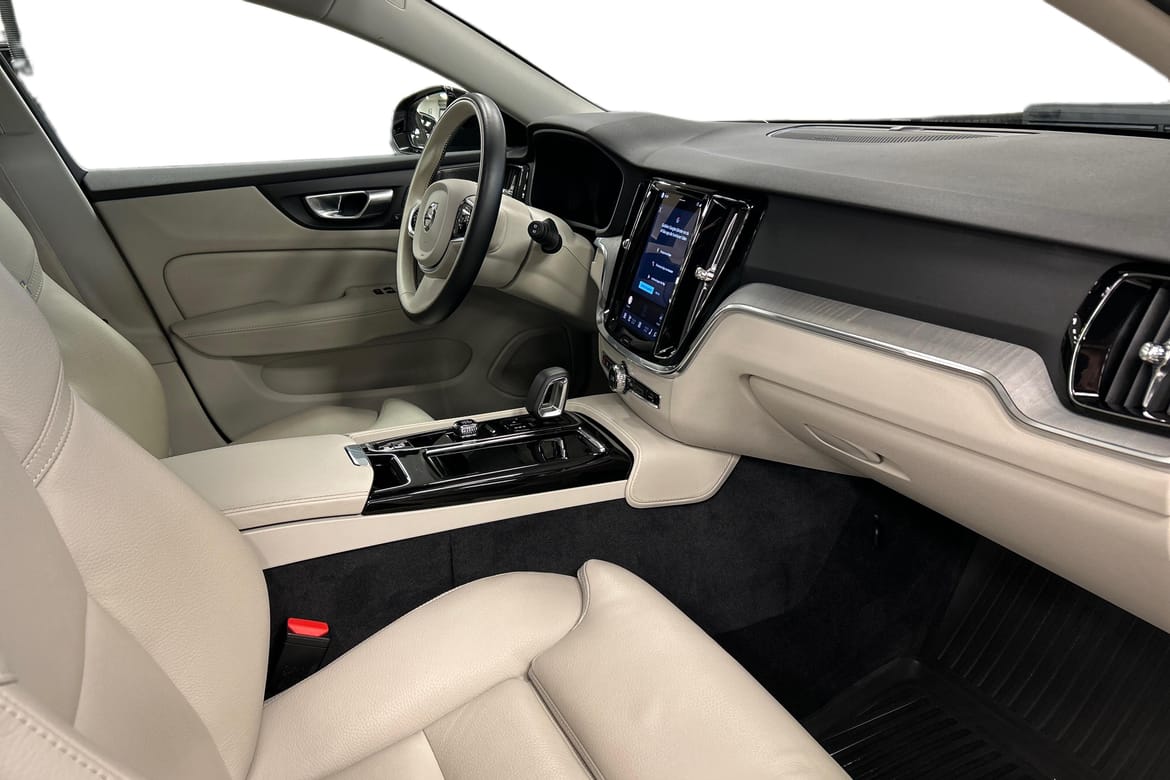 Volvo V60 T6 Plus Dark Nordic Edition 2026, bild 7/10