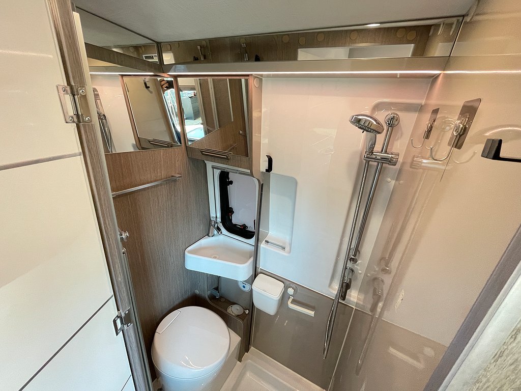CHALLENGER Van 114 / B-körkort / Våningssäng / Under 6m - CHALLENGER