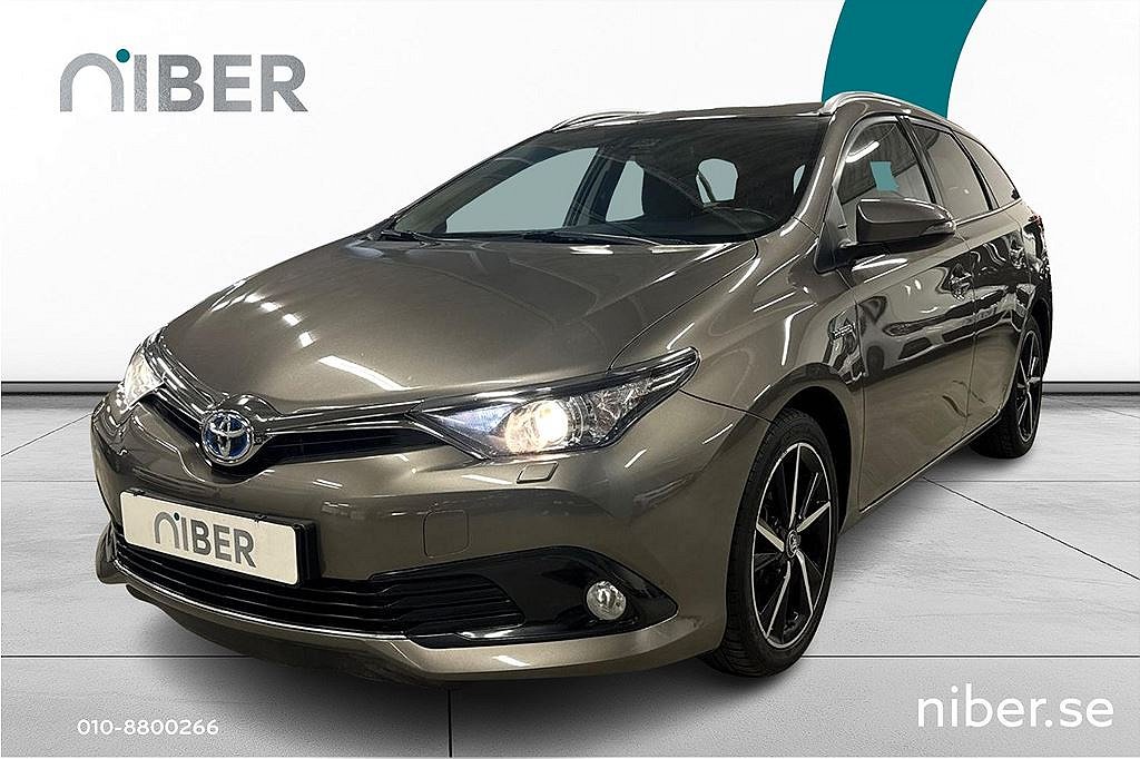 Toyota Auris 1.8 Touring Hybrid 136hk, 3 brukare, Intense, e-CVT
