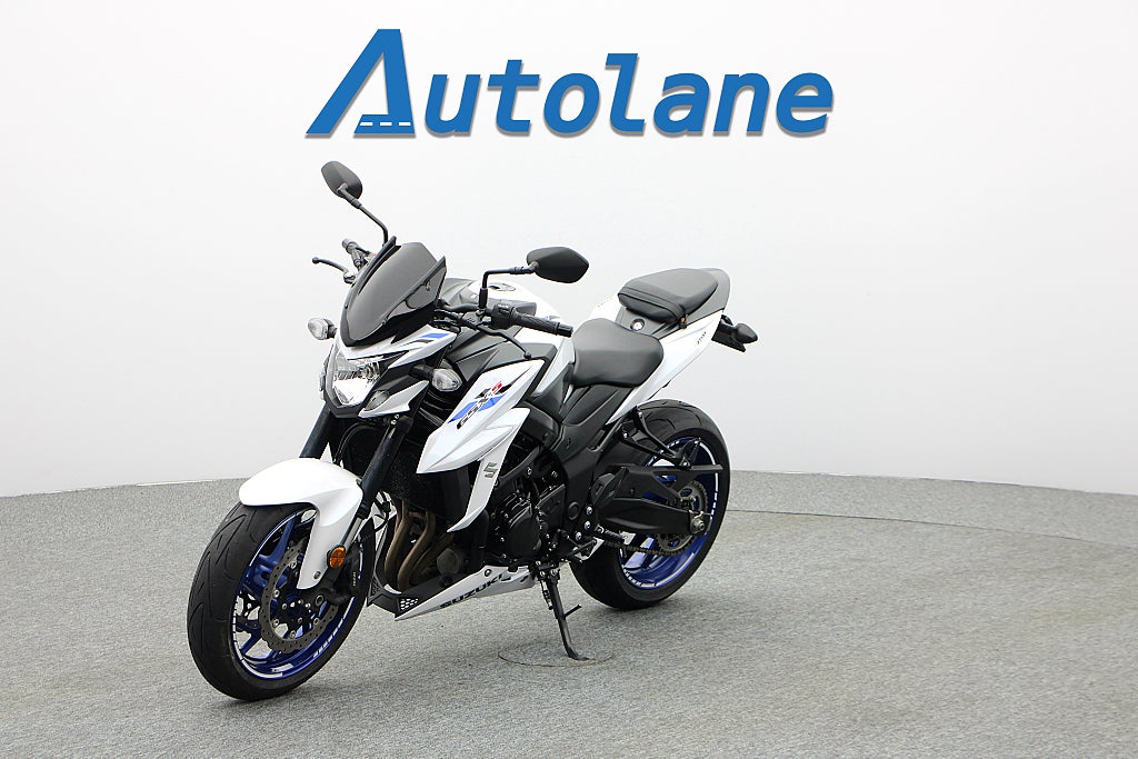 Suzuki GSX-S750 * SC Project Ventiler kontrollerade!