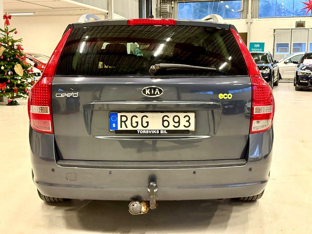 Kia Ceed cee'd_sw 1.6 CRDi Drag Värmare Vinterhjul Nybesiktigad - miniatyr 5