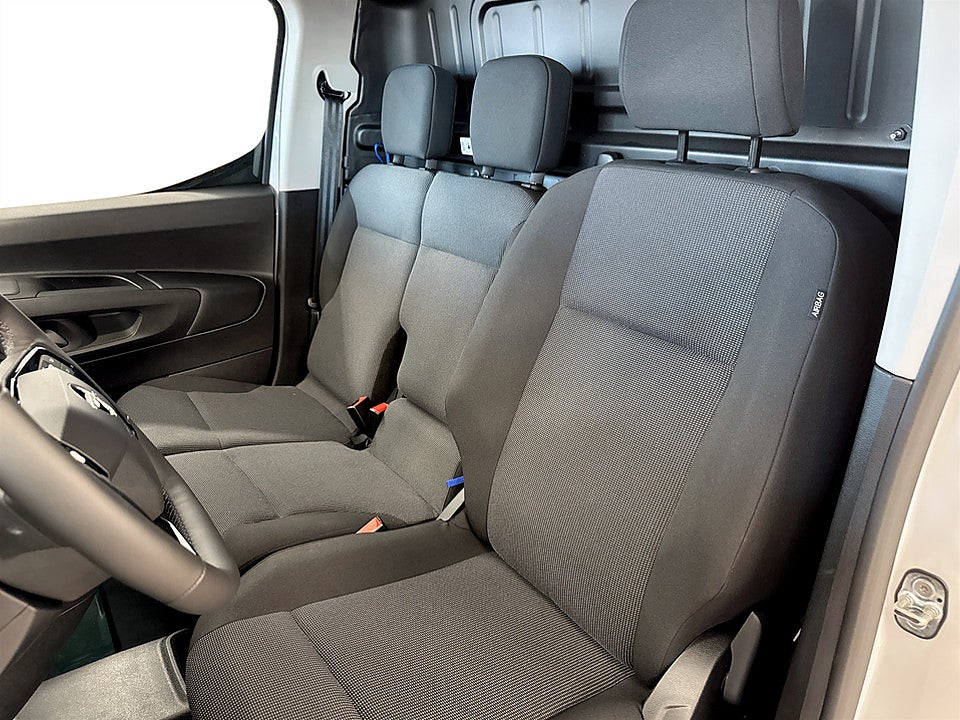 Bild på Opel Combo + 100hk L2 - OMGÅENDE LEVERANS!
