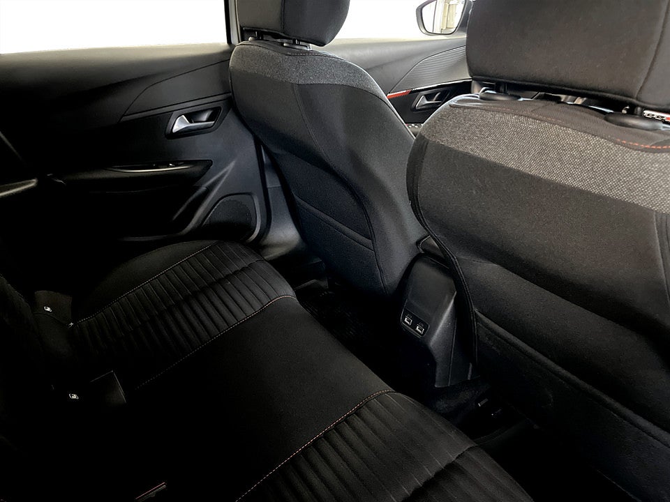 Bild på Peugeot E-208 Active Pack 50kWh 136hk Aut CARPLAY P-SENSORER