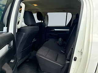 Toyota Hilux Dubbelhytt 2.4 AWD MOMS Drag Mvärme Navi B-kamera S&V – bild 13