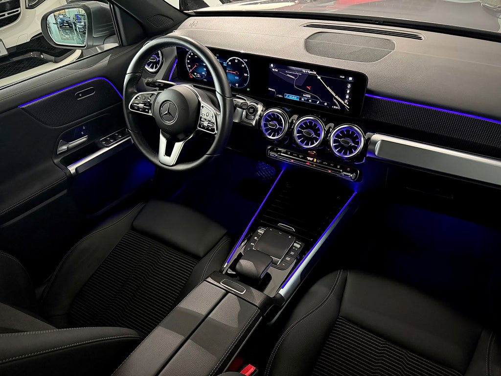Mercedes-Benz EQB 300 4MATIC Progressive Line Värmare Navi - bild 5