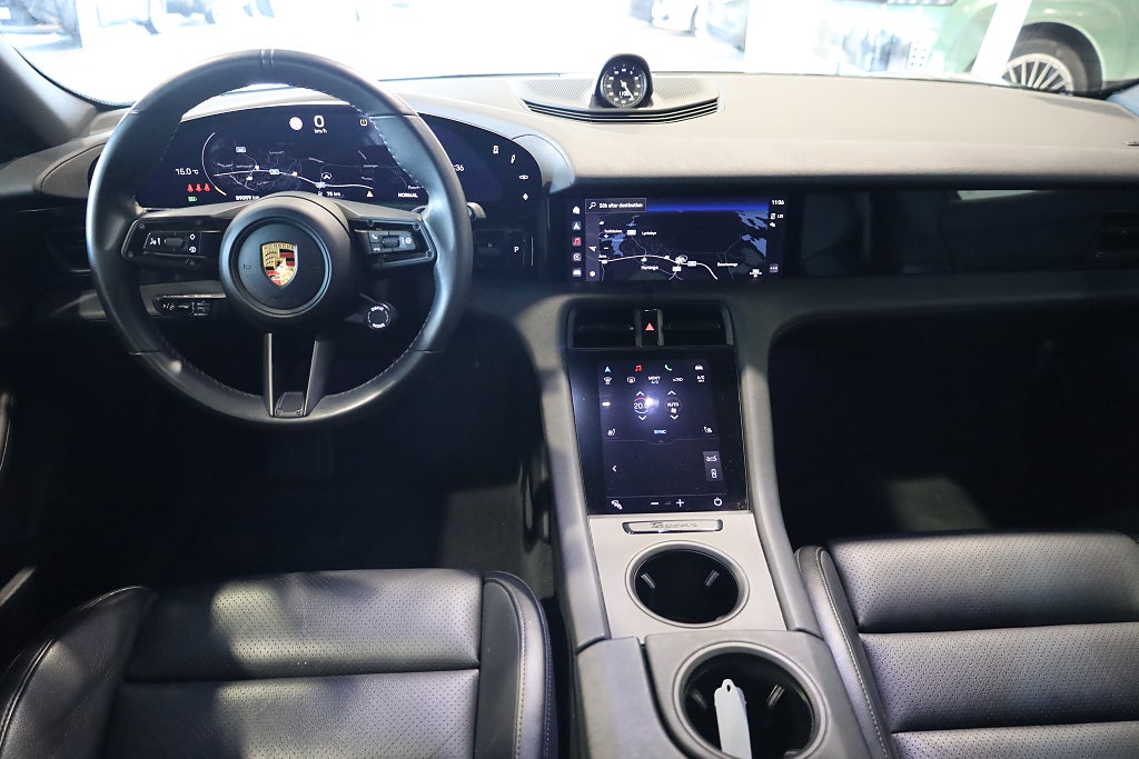 Porsche Taycan 4S DD+ 571HK Navi Pano Kamera Sport Chrono Matrix 2020