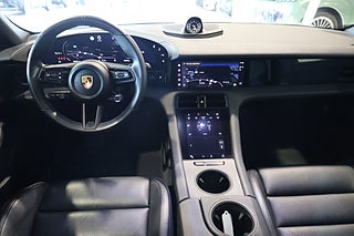 Sportkupé Porsche Taycan 15 av 31