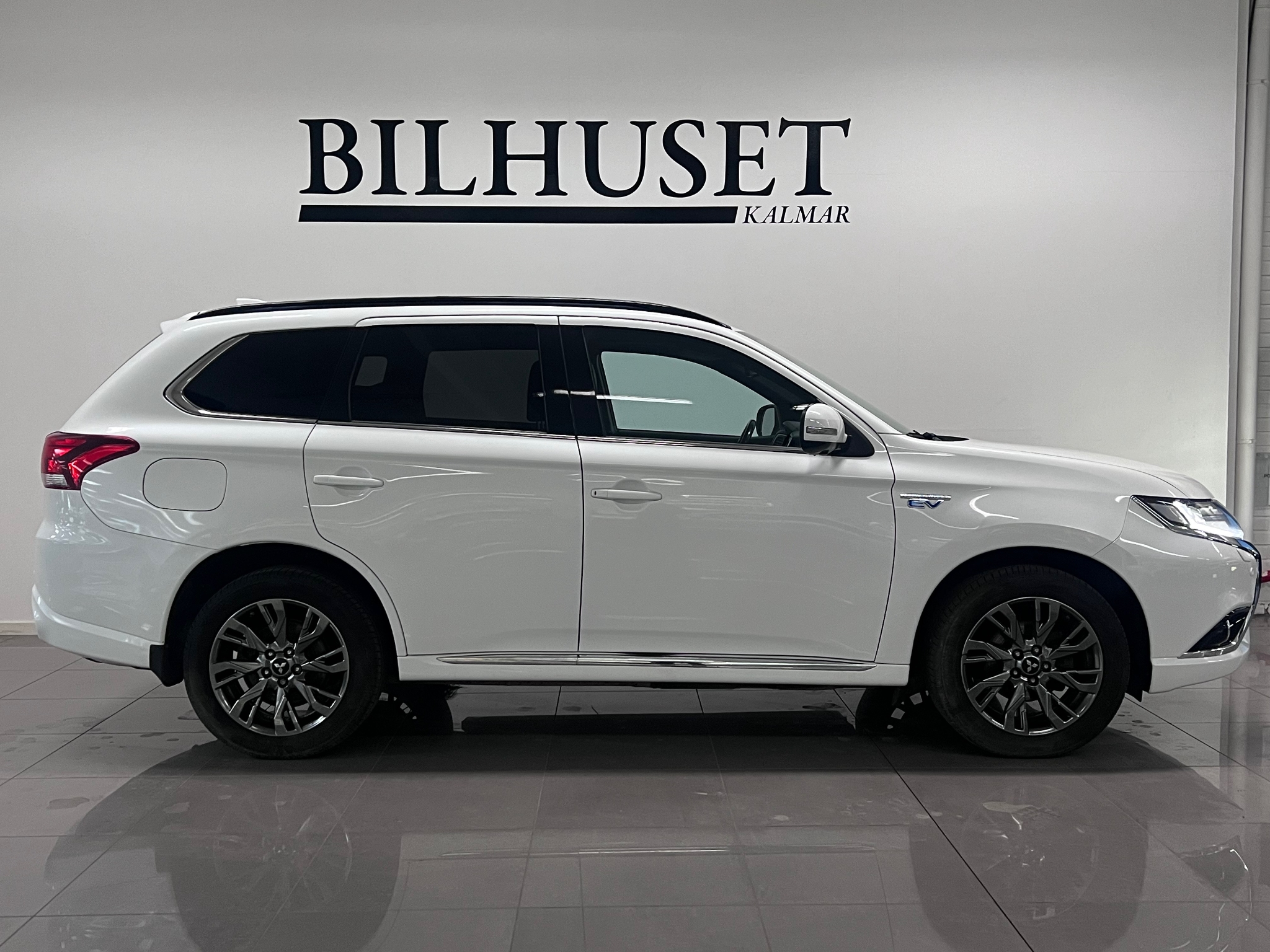 Mitsubishi Outlander PHEV CVT Edition 2018, bild 2/40