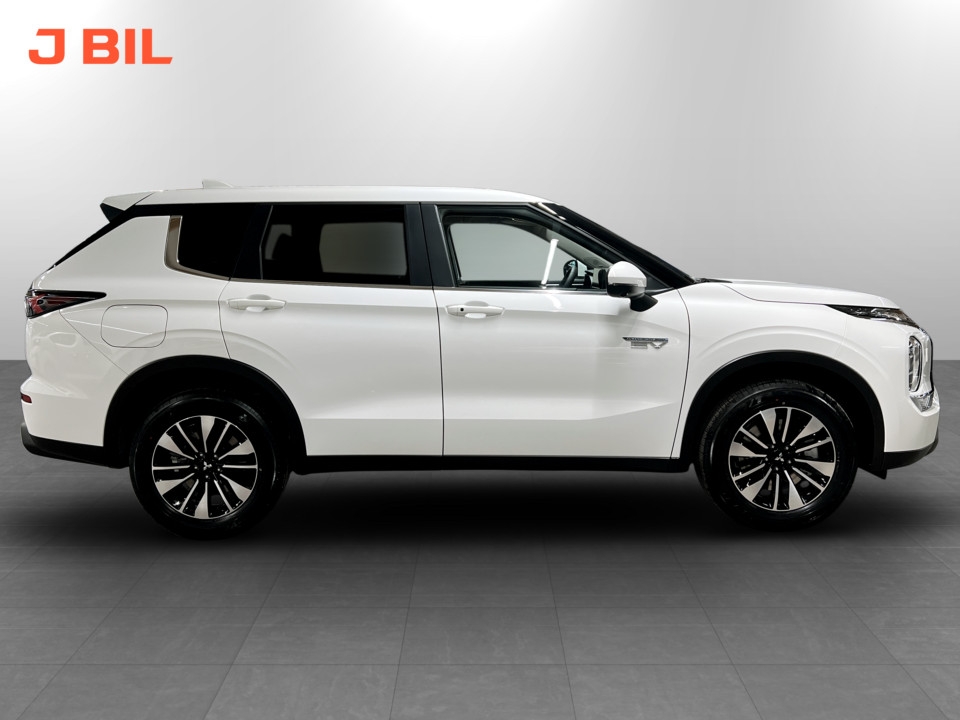 Mitsubishi Outlander Invite PHEV 4WD 2026, bild 2/42