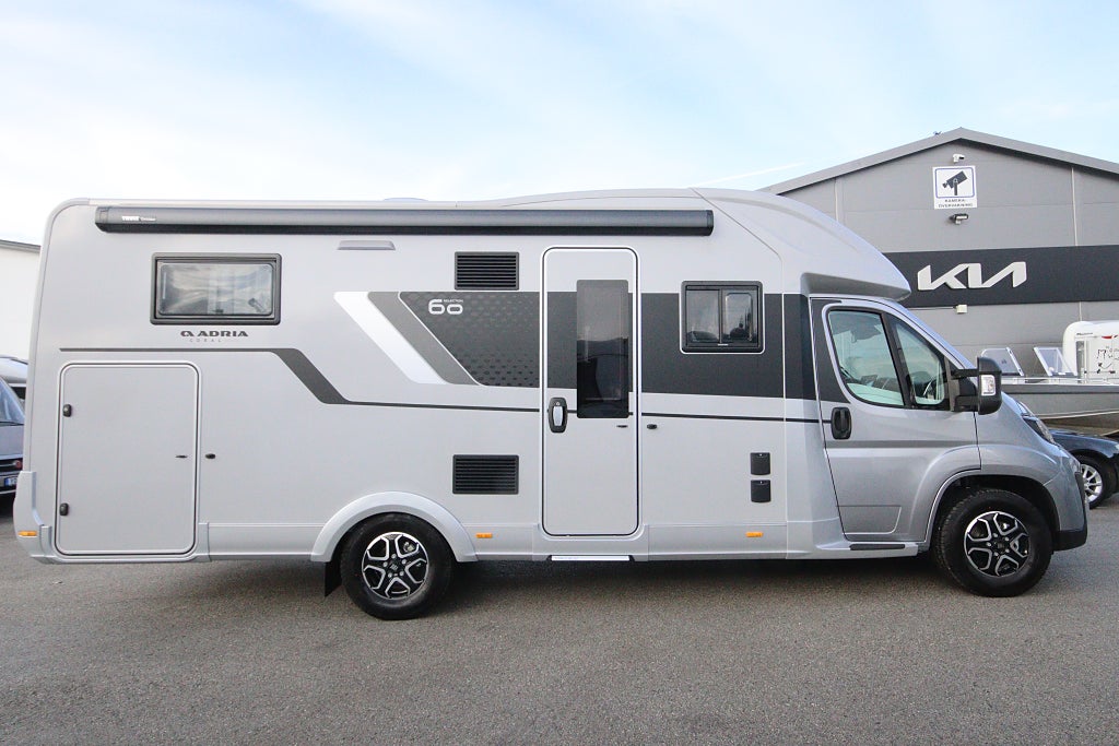 Adria Coral 60Y Edition 670 DL - Fiat HD 35L (140 hk)
