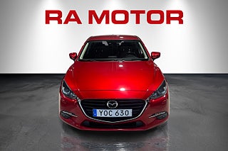 Halvkombi Mazda 3 2 av 13