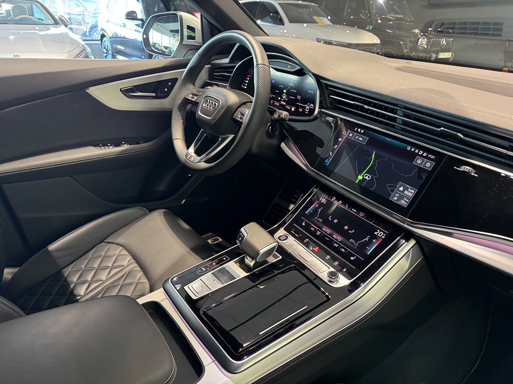 Audi Q8 50 TDI quattro S Line Selection Panorama B&O Värmare - bild 4