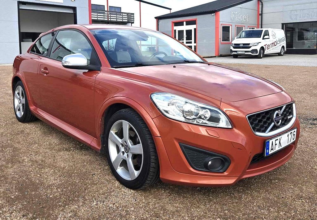 Volvo C30 D4 Momentum, R-Design Dragkrok Skinnklädsel