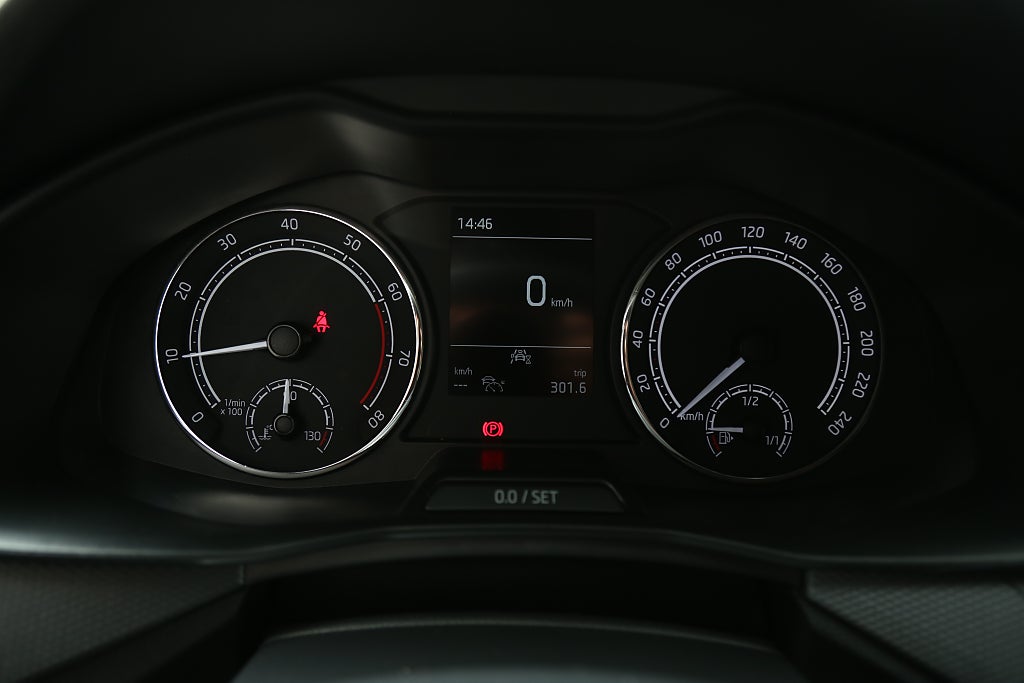 Skoda Kamiq 1,0 TSI Ambition 115hk Kamera CarPlay Drag 2020