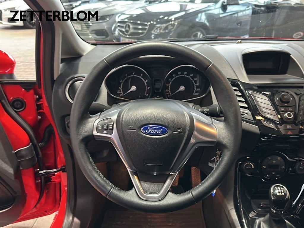 Halvkombi Ford Fiesta 12 av 19