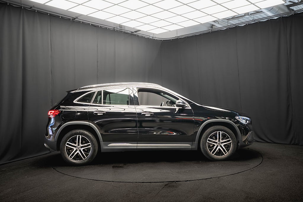 Mercedes-Benz GLA 250 e KAMERA WIDESCREEN P-VÄRM AMBIENT 1-ÄGARE