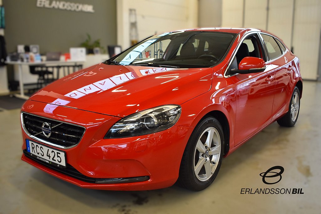 Volvo V40 T2 Momentum Euro 6 NYSERVAD NAVIGATION 