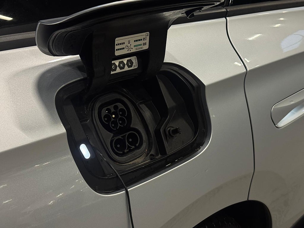 Volkswagen ID.7 GTX Tourer 4M IQ HUD H/K Drag 360 Pano 20" Moms Värmare