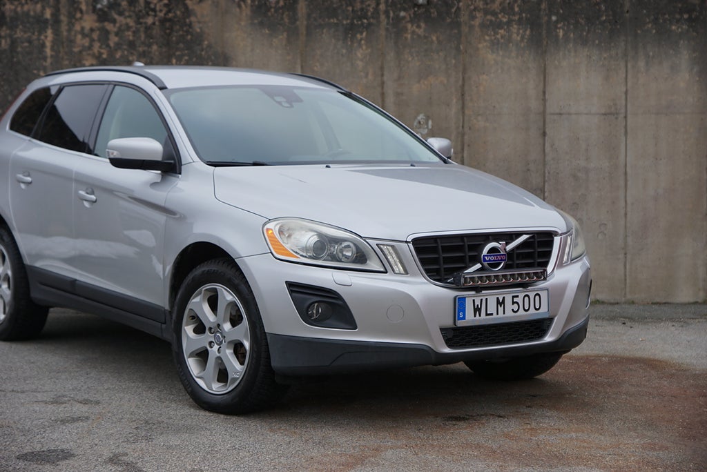 Volvo XC60 D5 AWD Geartronic|Drag|Kupevärmare|PDC|