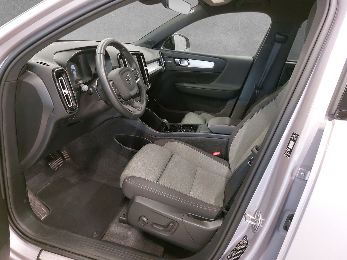 Volvo XC40 B3 FWD Bensin Plus Dark 2026, bild 5/10