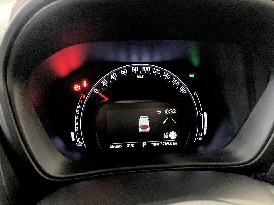Bild på Toyota Aygo X 1.0 VVT-i CVT 72hk Aut B-KAMERA