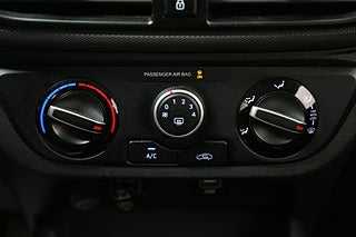 Halvkombi Hyundai i10 18 av 21