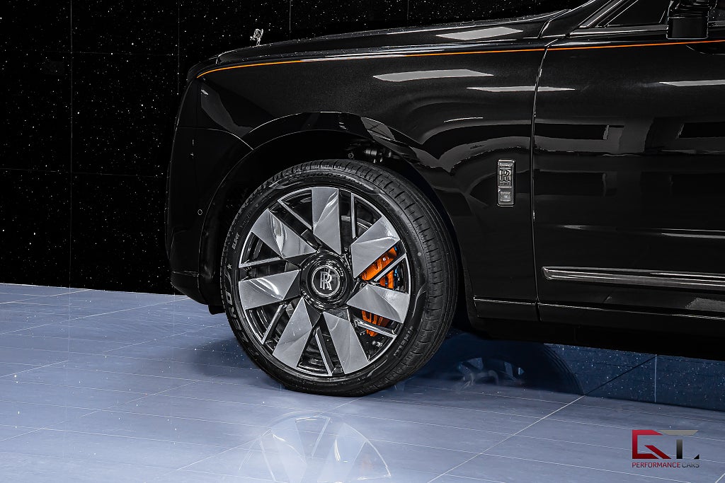 Rolls-Royce CULLINAN Series II PD26 Stars 4-seat TV Fascia 23" Bespoke Audio