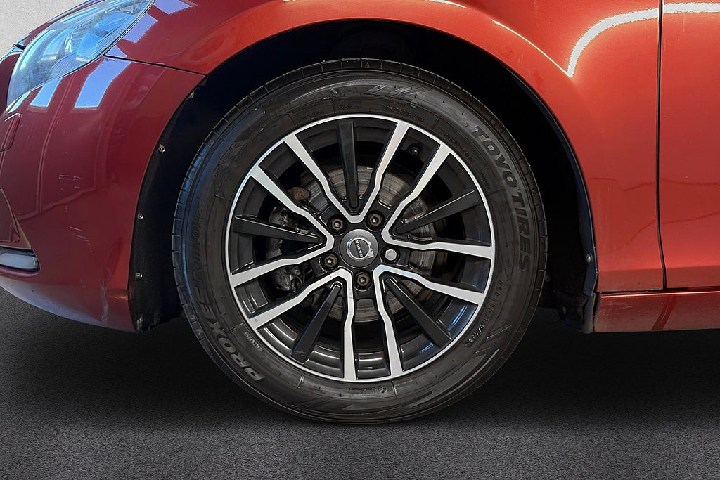 Volvo V40 D2 Momentum Fullservad Välvårdad VOC Värmare