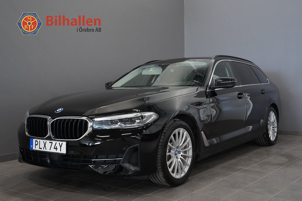 BMW 530e xDrive Touring Steptronic Sport Line Värmare Drag Skinn