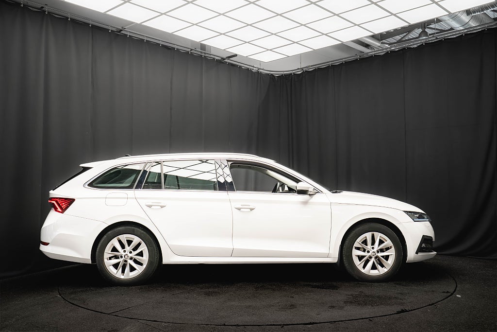 Skoda Octavia DRAG KAMERA CARPLAY RATTVÄRME 1-ÄGARE AUTOMAT