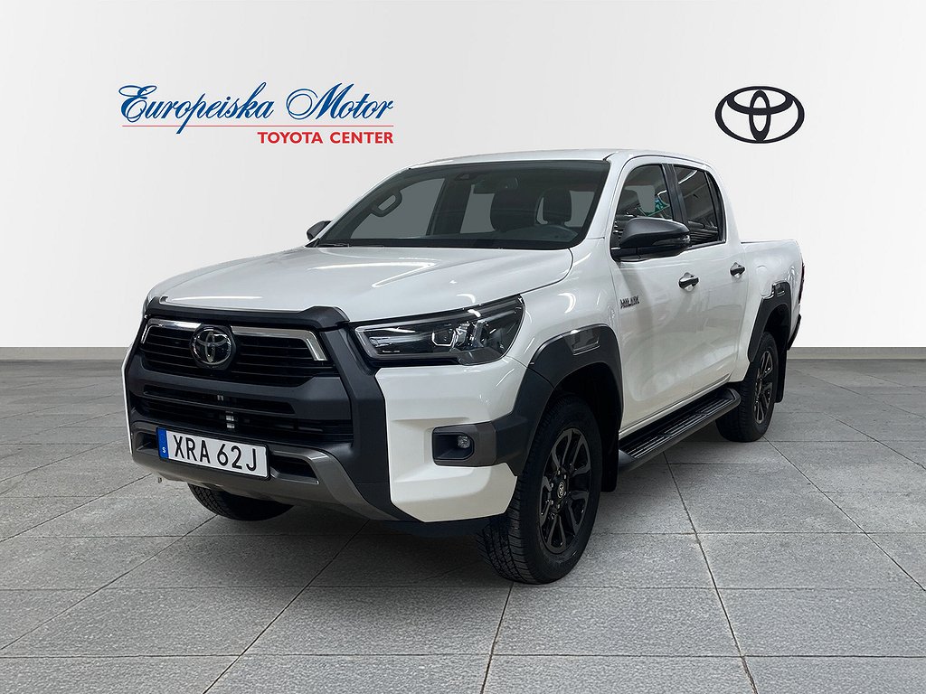 Toyota Hilux Dubbelhytt 2.8 4WD Invincible MOMS! / KLIPP! 