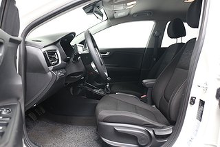 Halvkombi Kia Rio 11 av 22
