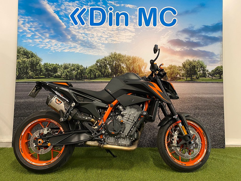 KTM 890 Duke R "Grym spec låga mil"