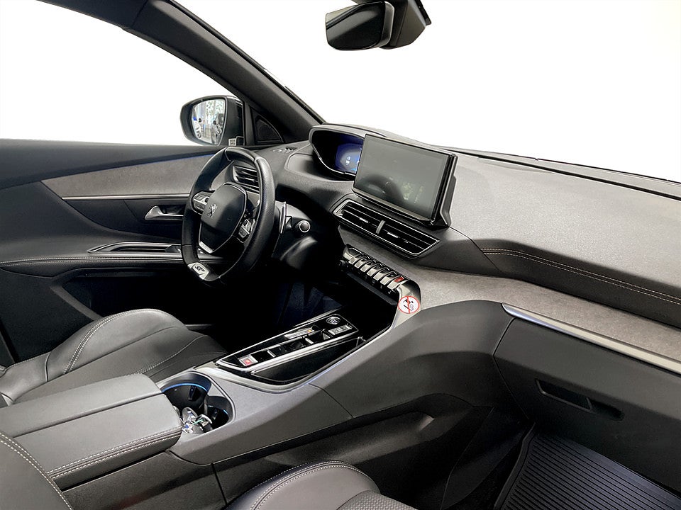 Bild på Peugeot 5008 GT 1.2 PT 130hk Aut 7-SITS B-KAMERA CARPLAY