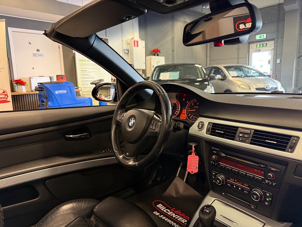 BMW 330d 2009 - miniatyr 17